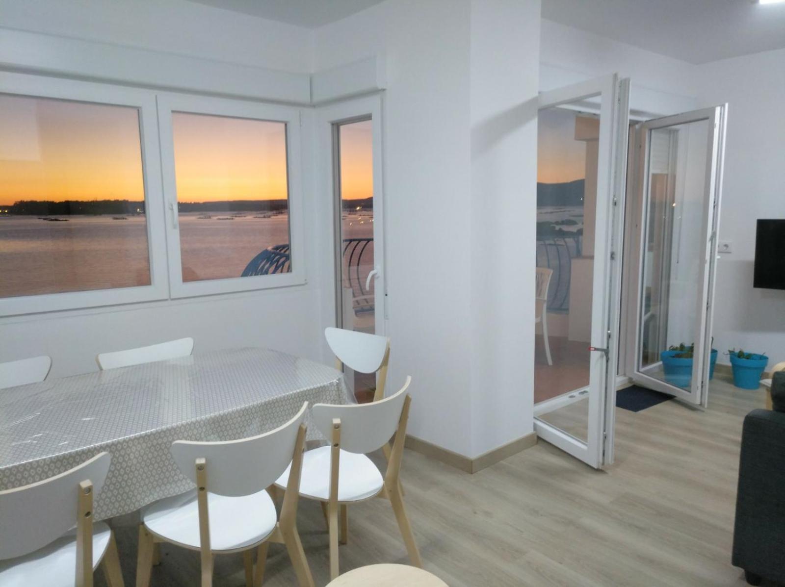 Apartamentos Poniente فيلانويفا دي أروسا المظهر الخارجي الصورة