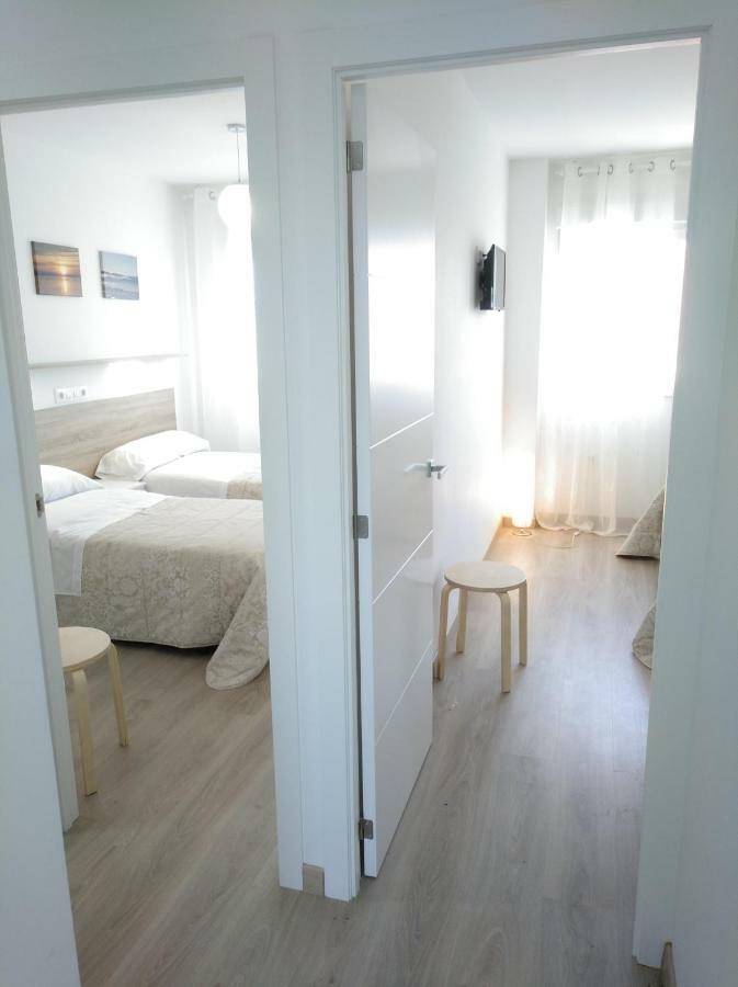 Apartamentos Poniente فيلانويفا دي أروسا المظهر الخارجي الصورة