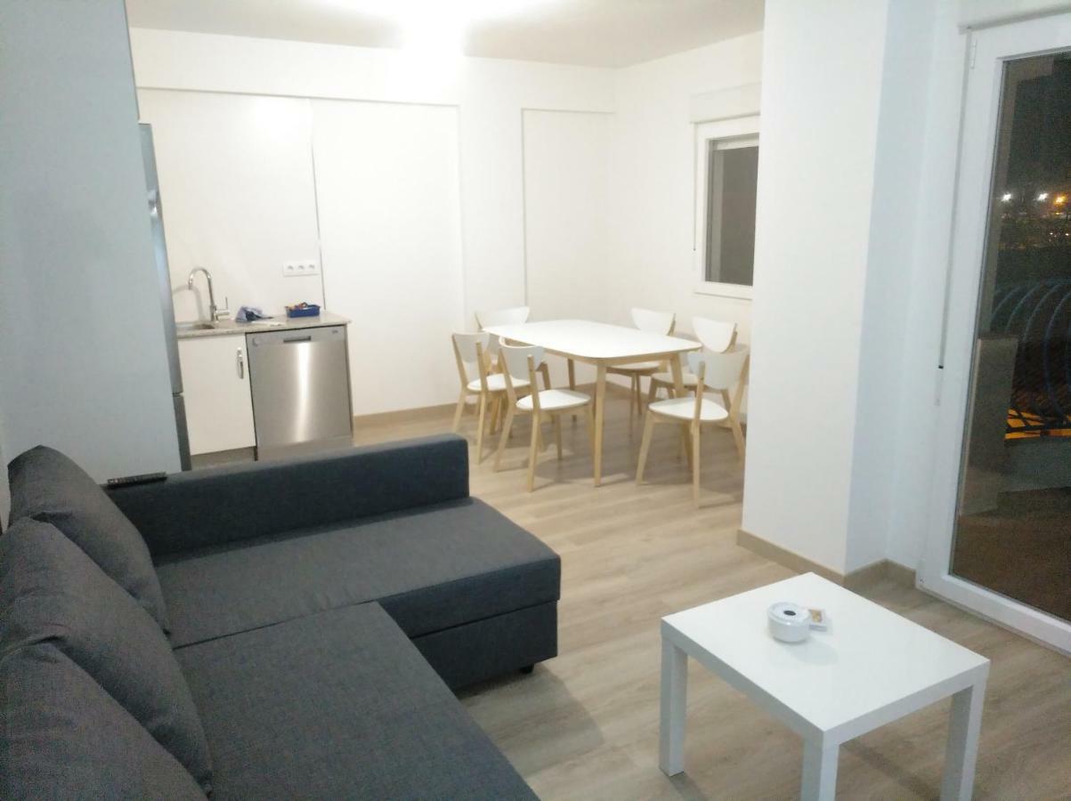 Apartamentos Poniente فيلانويفا دي أروسا المظهر الخارجي الصورة