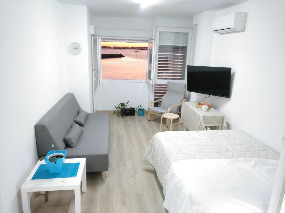 Apartamentos Poniente فيلانويفا دي أروسا المظهر الخارجي الصورة