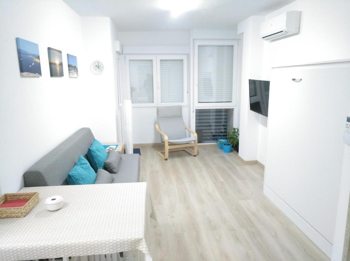 Apartamentos Poniente فيلانويفا دي أروسا المظهر الخارجي الصورة